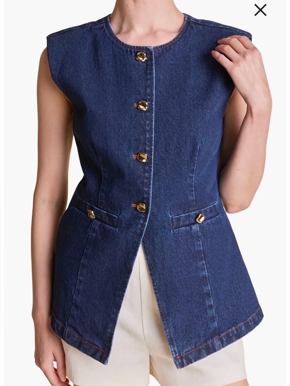 ENDLESS ROSE Button Cutaway Denim
Vest Sz Medium Dark Wash Gold
Buttons NWT